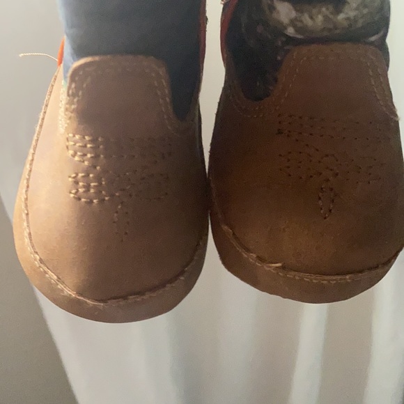 Like new baby camo cowboy boots! Worn once! - Picture 11 of 13